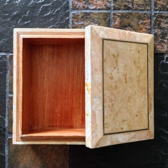 Vintage Coral Stone Jewelry Box - Picture 9 of 16